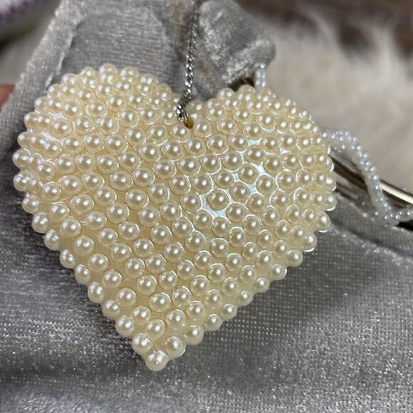 VICTORIA’s SECRET Silver Purse Tote Crushed Velvet Silvertone Pearl Wrap Handle - Picture 11 of 11